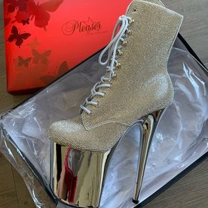 Rhinestone Covered Flamingo 1020